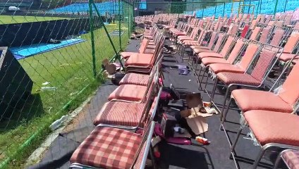 स्टेडियम में जगह-जगह पड़ा है कचरा ... देखें वीडियो