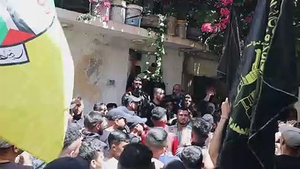 Descargar video: Soldados israelíes matan a un palestino en Cisjordania