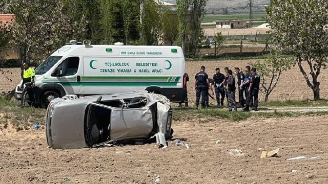 Şarampole devrilen otomobilde can pazarı