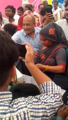 महंगाई राहत शिविर में हंगामा, आयुक्त से भिड़े नगर निगम के मुख्य सचेतक