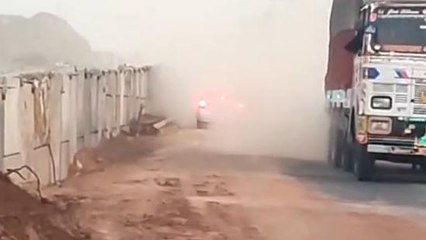 రెబ్బెన: రోడ్డు నిర్మాణంలో నిర్లక్ష్యం.. వేల ప్రయాణికుల ఇబ్బందులు