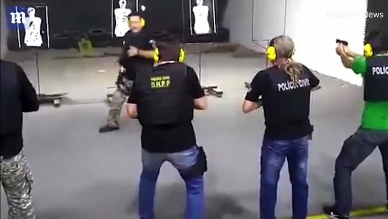 Brésil : Un instructeur de tir joue à la cible vivante face à des policiers