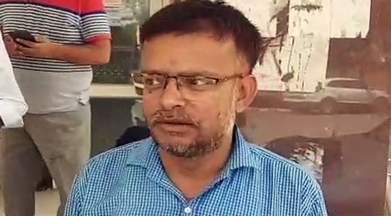 जिला कलक्टर की कार कुर्क करने पहुंची टीम, चालक डीजल भराकर आने की कहकर कार ले गया