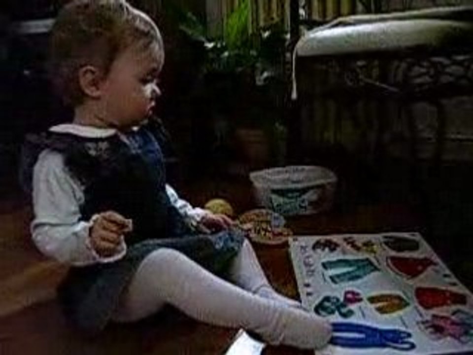 Alison danse 15 mois et demi