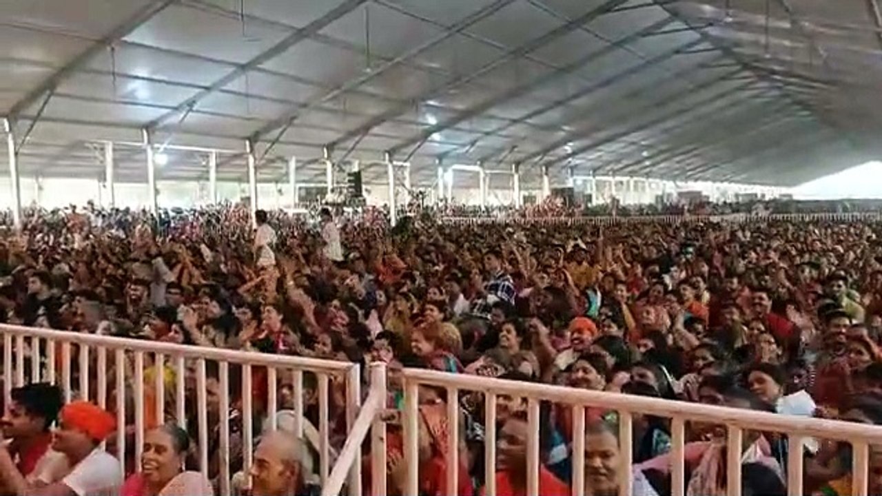 बाबा_बागेश्वर_के_हनुमंत_कथा_में_उमड़ा_जनसैलाब।_क्या_बोलें_धीरेंद्र_शास्त्री?_#trending(360p)
