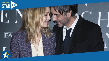Vanessa Paradis et Samuel Benchetrit "qui se bécotent" comme des lycéens : pris en flagrant délit av