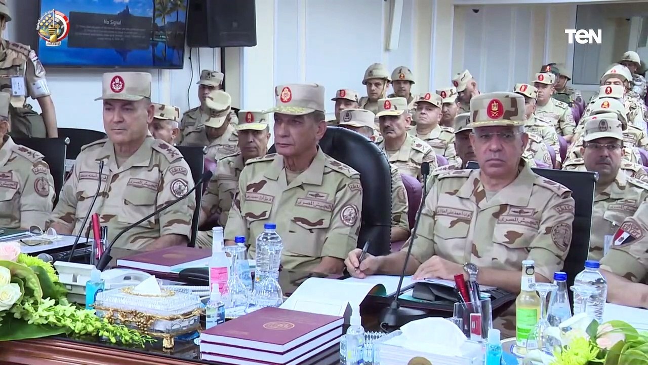 القائد العام  للقوات المسلحة يشهد تنفيذ مشروع مراكز القيادة التخصصى للهيئة الهندسية شرف 2 اشترك في القناة الرسمية #TeNTV ليصلك كل جديد http://bit.ly/TeNTV تابعوا قناة Ten TV على مواقع التواصل الاجتماعي: Twitter: https://goo.gl/w6aF3o Facebook : https://go