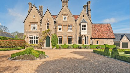 Claude Lelouch forcé de baisser drastiquement le prix de son manoir normand, pourquoi ?