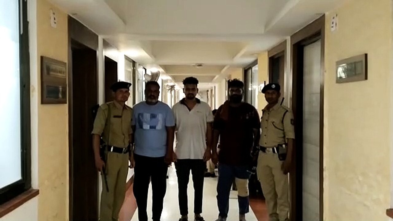 Video... ऑनलाइन क्रिकेट सट्टा का पर्दाफाश, चार...