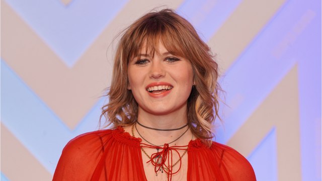 GALA VIDÉO - Brigitte Bardot : qui est Julia de Nunez qui interprète l’actrice dans la série Bardot ?