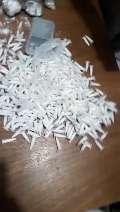 PM apreende quase mil pinos de cocaína no Sonho Meu e duas pessoas são presas