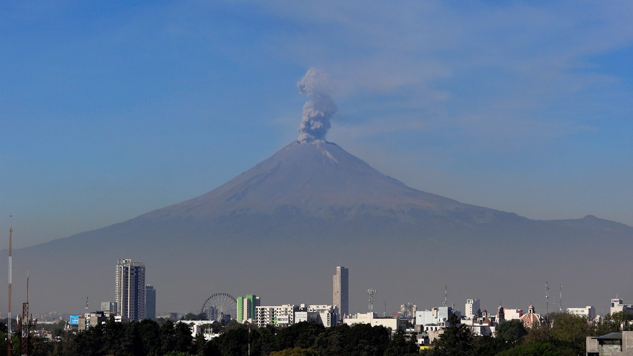 Volcán Popocatépetl registró una fuerte explosión en México