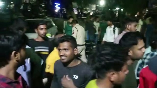 The miscreants broke the glasses of Doyle-100, quarreled with the police personnel, home guards