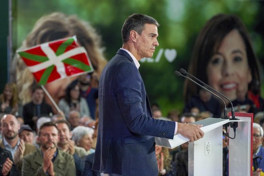 Sánchez anuncia dos medidas para beneficiar a enfermos de cáncer y discapacitados