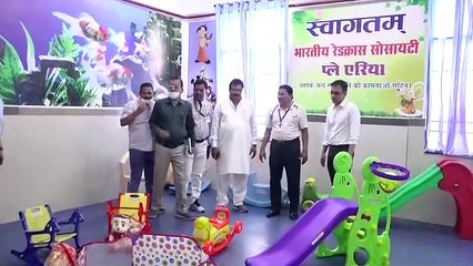 डॉक्टरों के उपस्थित न होने पर नर्सें भी मरीजों की जान की रक्षा करते आ रही हैं: कलेक्टर