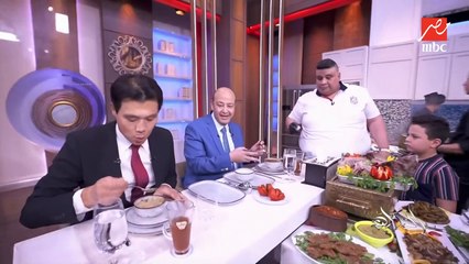 هلو اوي اوي وديليشيس.. السفير الكوري يأكل الكبد والكلاوي