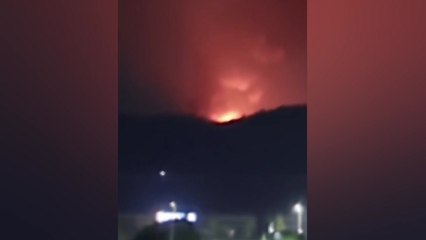 방송용 소품 보관창고에서 불...2개 동 전소 / YTN