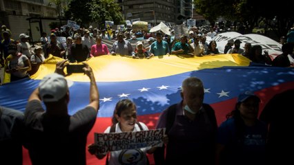 Tải video: Siguen las protestas en Venezuela para exigir salarios dignos y la excarcelación de docentes