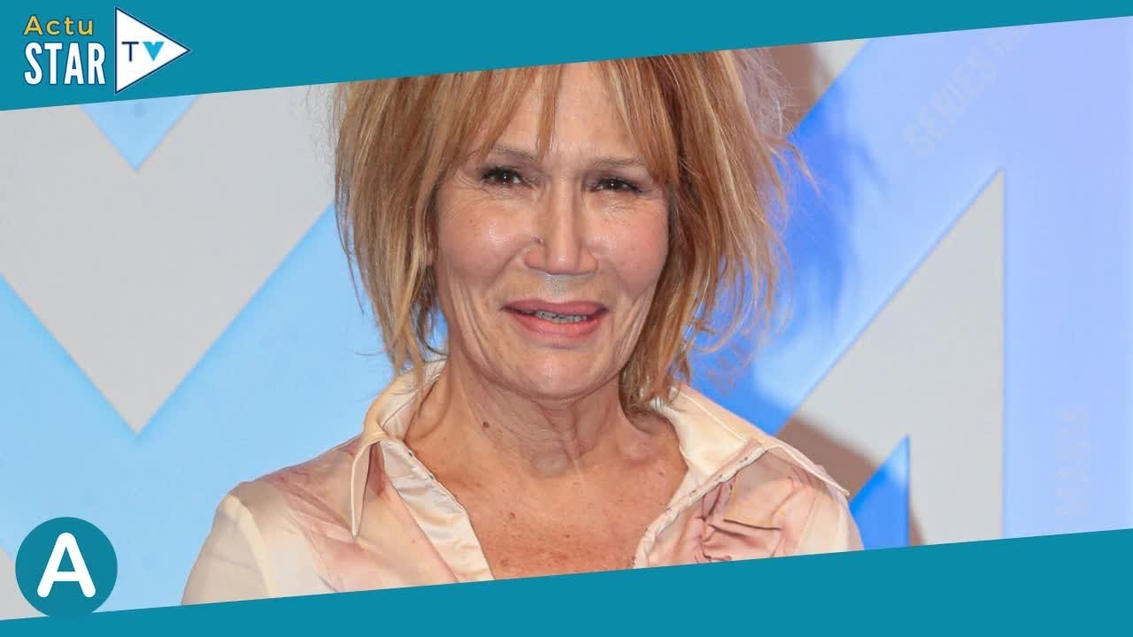 Clémentine Célarié "amoureuse" : cette grande star qui a refusé ses avances, "on est restés amis"