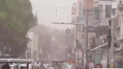 अलीगढ़: आसमान में छाया धुंध का गुबार, सांस लेने में हो रही तकलीफ
