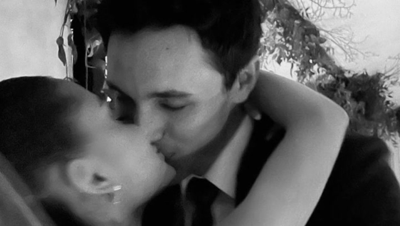 2 Jahre verheiratet: Ariana Grande teilt süßen Hochzeitsschnappschuss