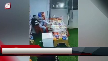 Marketten yiyecek alıp kaçan ufaklık