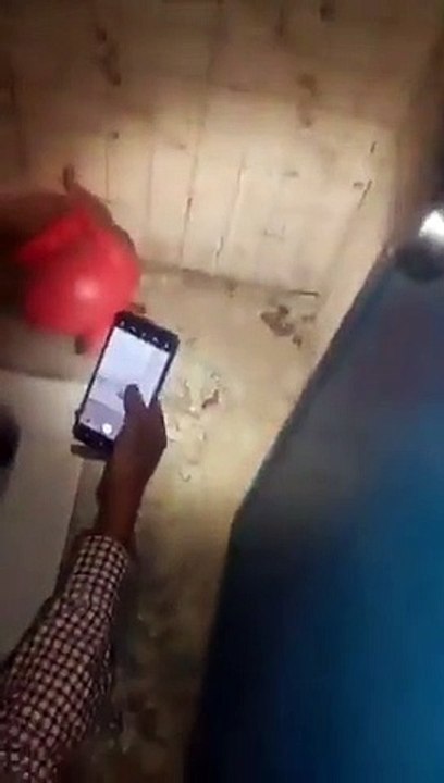 शाहजहांपुर के तिलहर थाना क्षेत्र के स्कूल में लगभग 17 बच्चियों का शारीरिक शोषण विद्यालय  के टीचर ने किया बाथरूम टॉयलेट में कंडोम मिले कितनी शर्मनाक घटना है सोच के रूह कांप जाती है,,