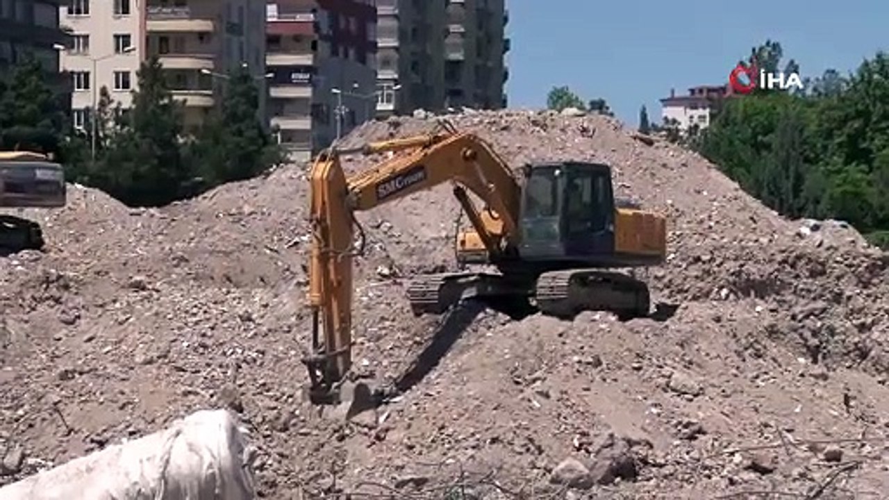 89 kişiye mezar olan Galeria Sitesi’nde zemin numunesinin alınması bekleniyor