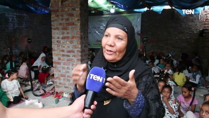 العمر مجرد رقم.. الحاجة "نضوة" تحفظ قرآن بعد الـ60 وتتعلم مع الأطفال وتغزو السوشيال ميديا