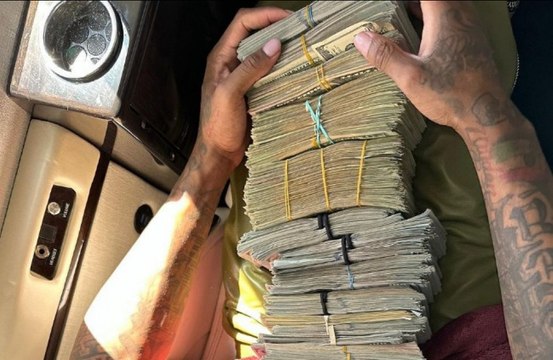 Lil Durk has claimed he was offered cash to beef with other rappers