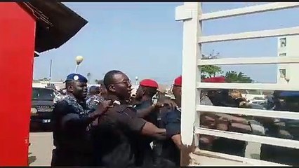 Tribunal de Dakar : Une bagarre s'éclate entre un garde de Adji Sarr et un gendarme