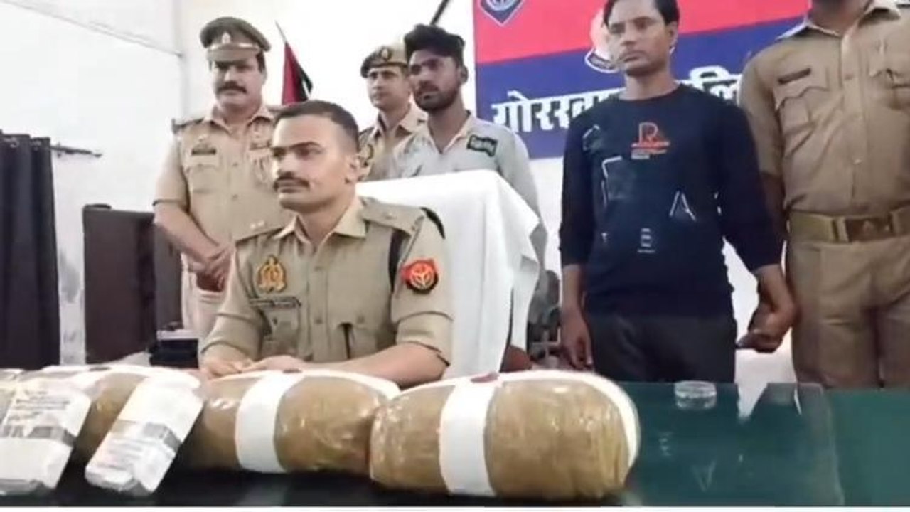 गोरखपुर: राजघाट पुलिस ने दबोचे अवैध गांजा तस्कर, भारी मात्रा में गांजा बरामद