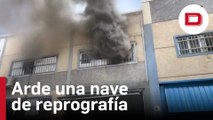Arde una nave de reprografía en un polígono industrial de Leganés