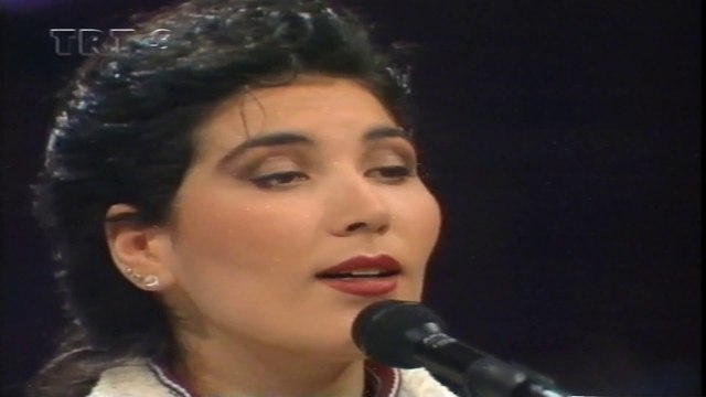 Lale Mumcu / Vardım ki yurdundan ayağ göçürmüş