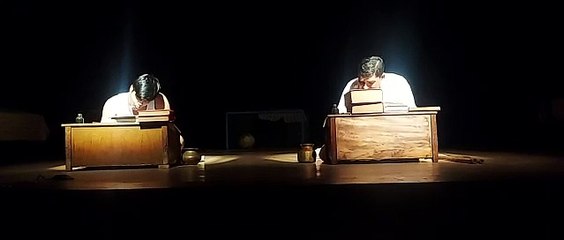 हास्य व्यंग्य के जरिए अंग्रेजीग्रस्त शिक्षा प्रणाली पर किया कटाक्ष