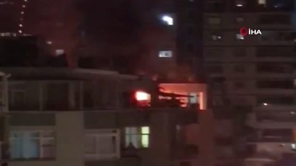 Aynı caddede hem daire hem de otomobil alevlere teslim oldu