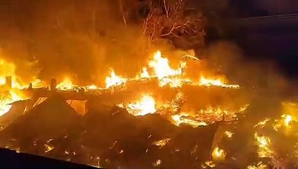 हैण्डीक्राफ्ट फैक्ट्री में भीषण आग, टेक्सटाइल फैक्ट्री भी घिरी