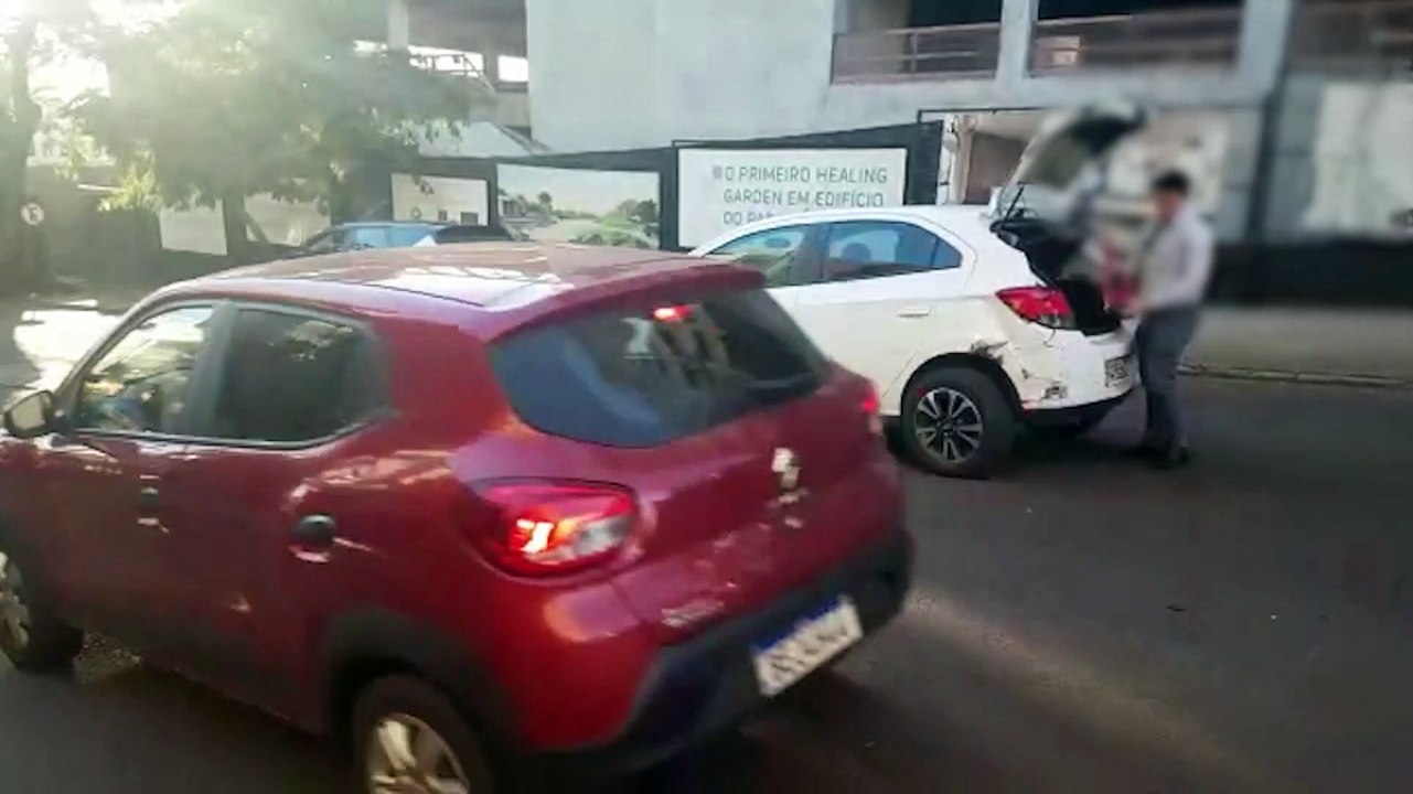 Tracker e Onix se envolvem em acidente no Centro