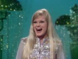 Gloria Loring - Can't Take My Eyes Off You/I'm Gonna Make You Love Me/Can't Take My Eyes Off You (Reprise) (Medley/Live On The Ed Sullivan Show, December 1, 1968)
