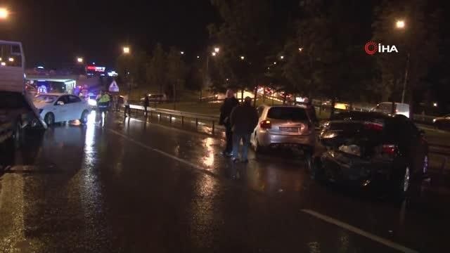 Maltepe'de 12 aracın karıştığı zincirleme kaza: 3 yaralı