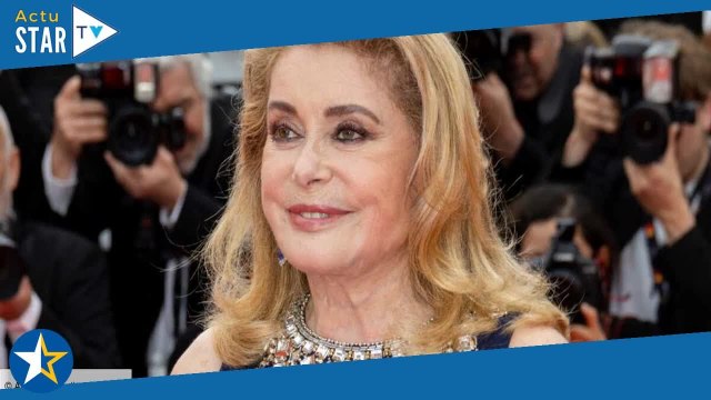 Festival de Cannes – Catherine Deneuve mise à l'honneur, retour sur sa première montée des marches