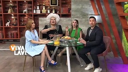 Hombre arrastrado por el río mientras utiliza su celular