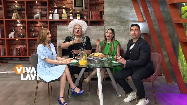 Hombre arrastrado por el río mientras utiliza su celular