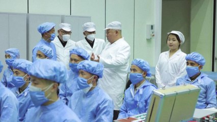 زعيم #كوريا_الشمالية يتفقد محطة للأقمار الصناعية العسكرية #العربية
