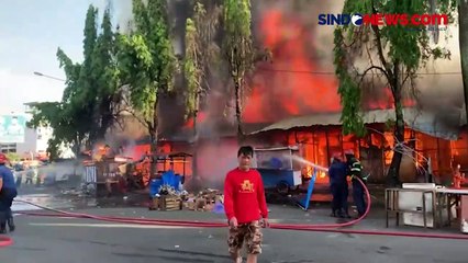40 Lapak PKL di Pasar Raya Padang Terbakar