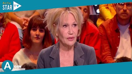 “Il y a une rééducation” : Clémentine Célarié sans filtre sur la vie sexuelle après un cancer