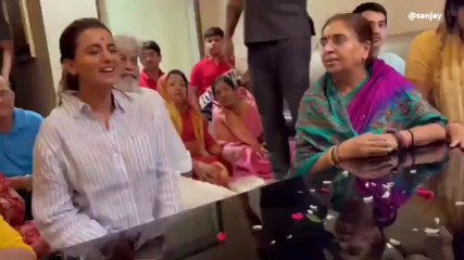पटना: बागेश्वर बाबा की शरण में भोजपुरी एक्ट्रेस अक्षरा सिंह, गाकर सुनाया भजन, कही ये बात