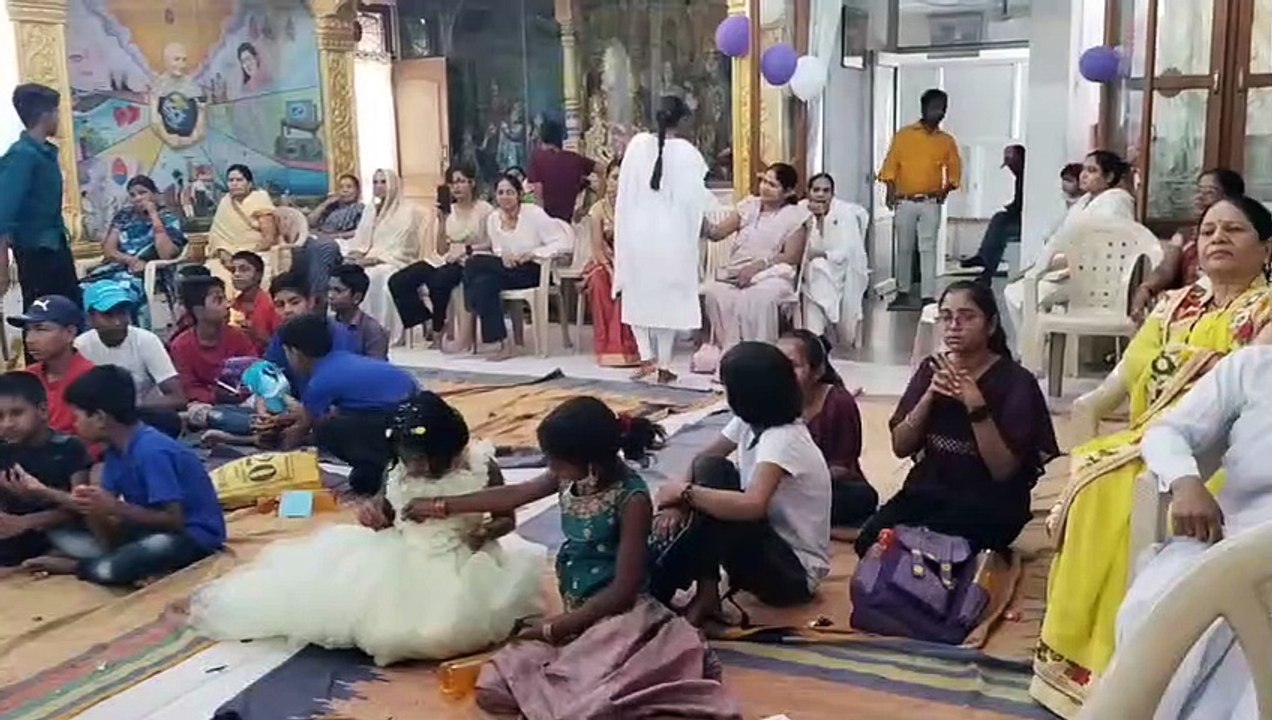 आदर्श बच्चा बनकर अपने माता-पिता, समाज का नाम करें रोशन