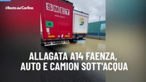 Allagata A14 Faenza, auto e camion sott'acqua