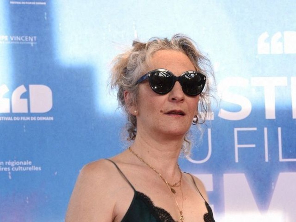 Corinne Masiero dans les bras de Marianne James : cette photo inattendue qui vient d’être dévoilée sur Instagram